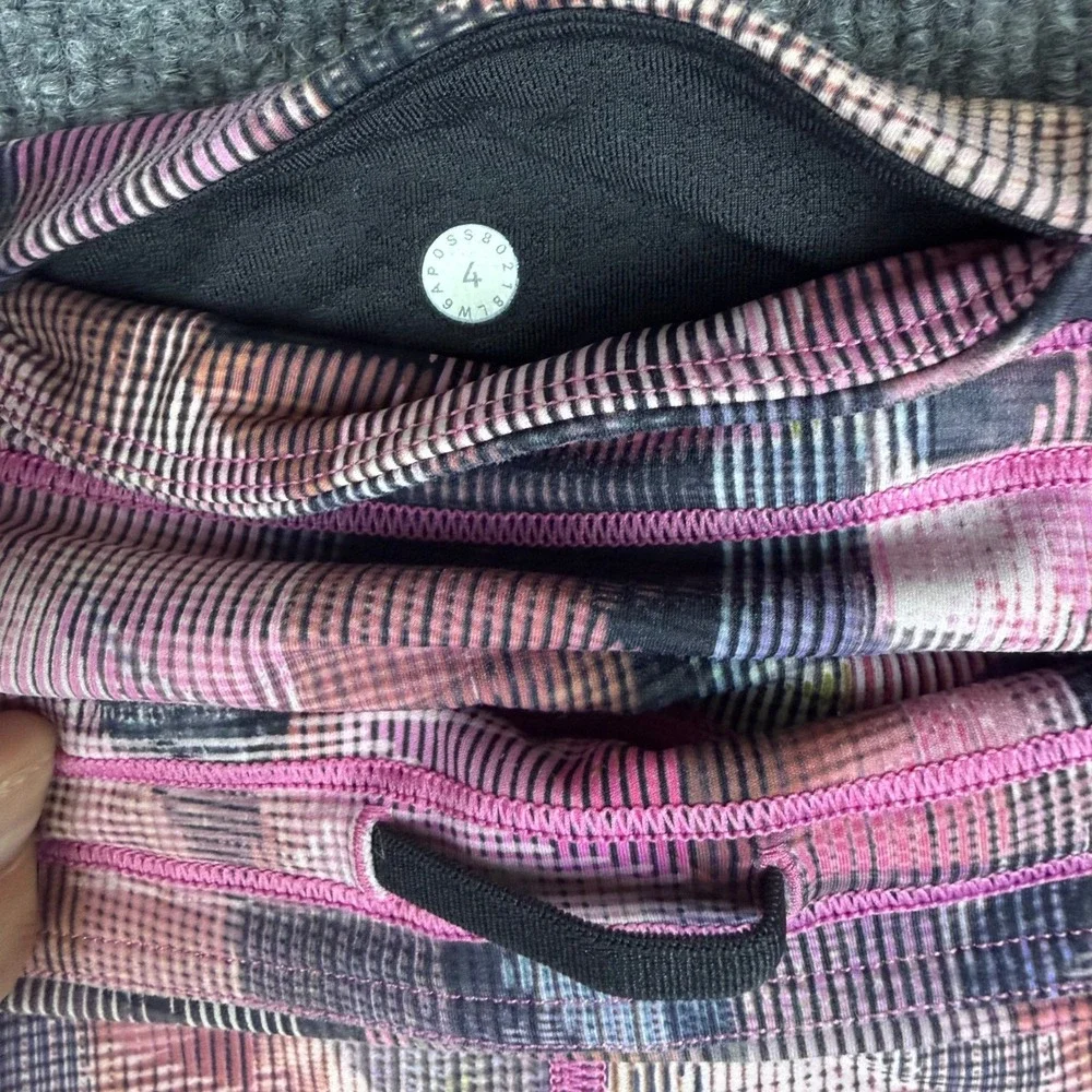 Lululemon On Pace Crop Leggings Size 4 Sun‎ Dazed Multi Pink Print Mesh Athletic